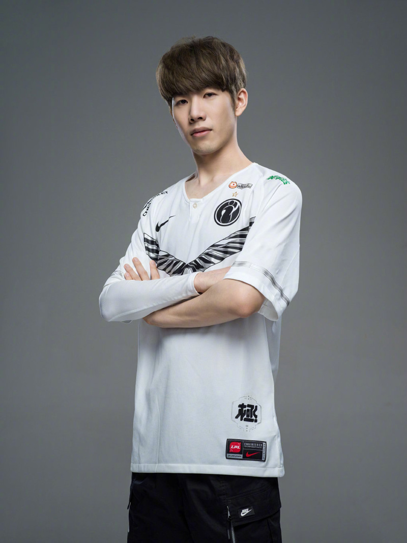 足球这项运 足球这项运