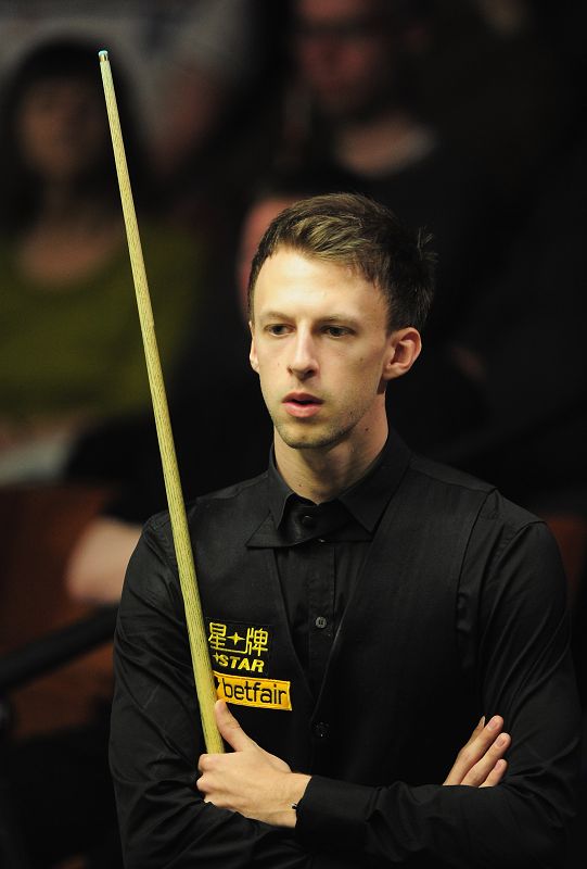 陷入困境 陷入困境