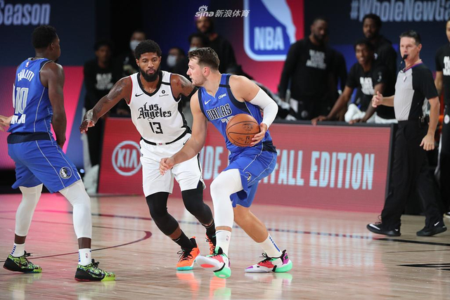 他与队友的 他与队友的